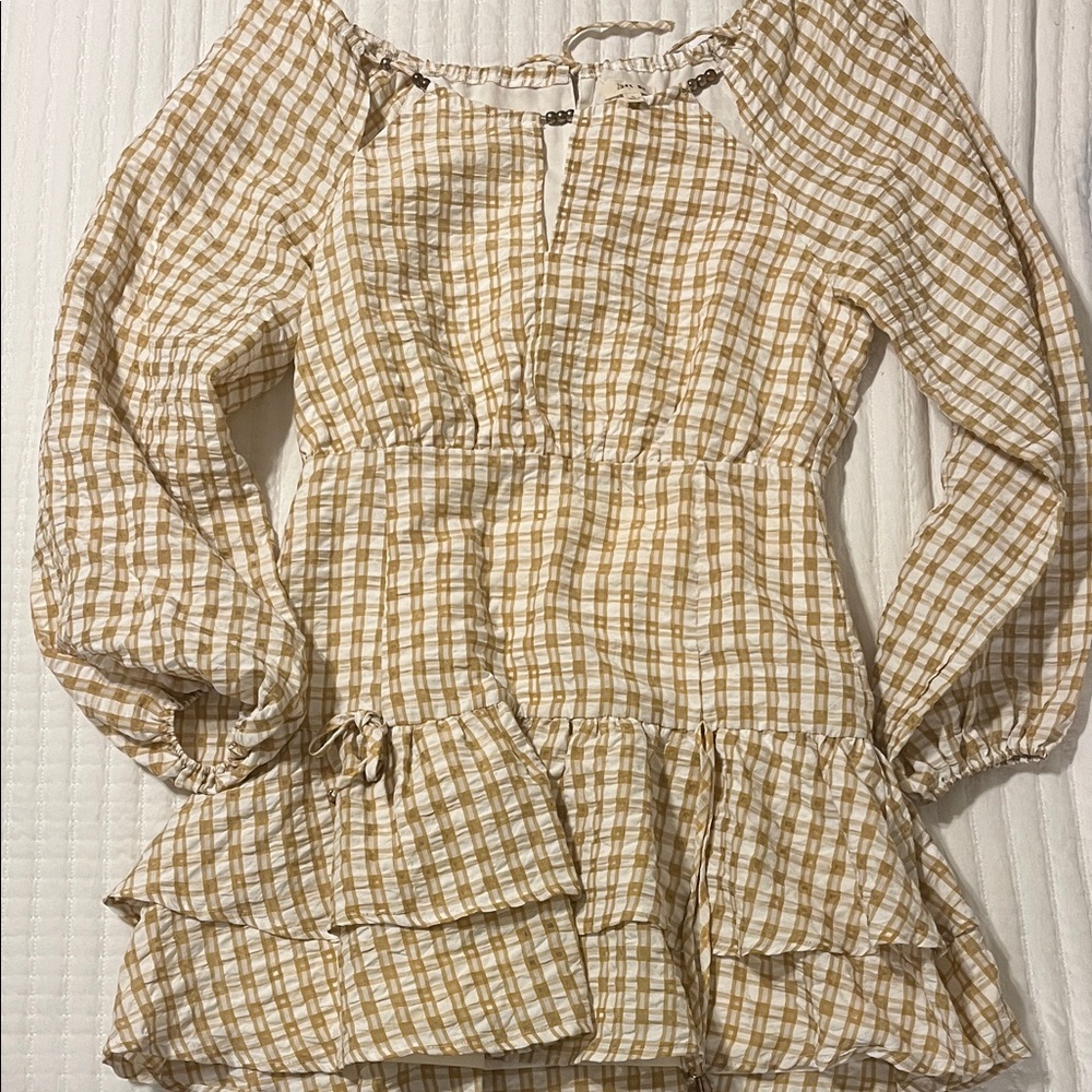 Relaxed Ruffle Peasant Dress in Beige Plaid